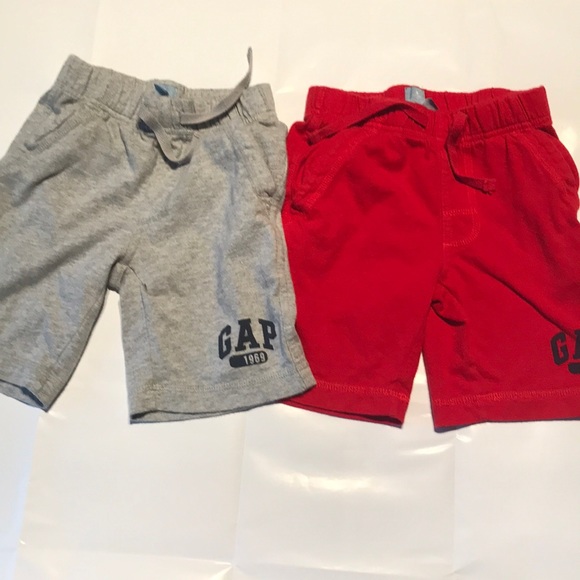 Gap Set+ 2 pair Gap Shorts - Picture 3 of 4